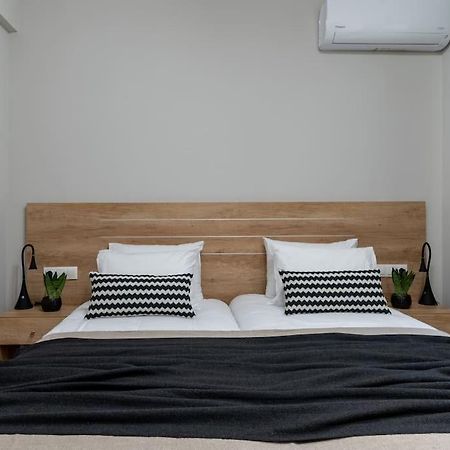 Stylish Abode Under Acropolis W/ Sunny Courtyard! Apartment Athens Exterior photo